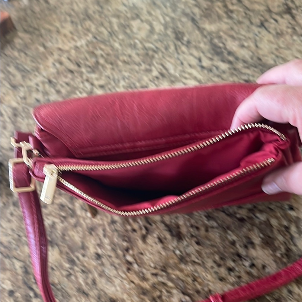 BOGO Red faux Leather Crossbody Bag - Picture 4 of 6